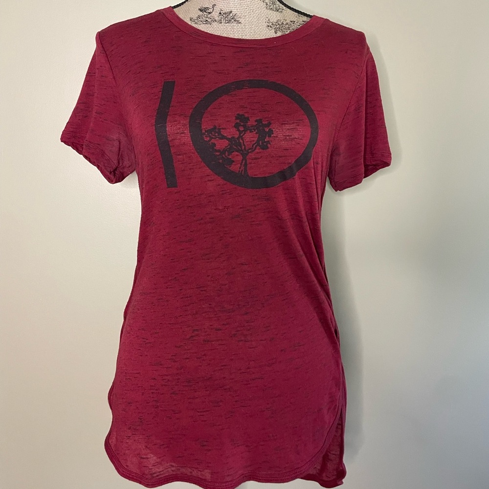 Tentree deep red short sleeve top